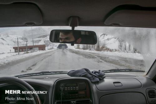 بارش برف و باران در جاده های ۲۲ استان